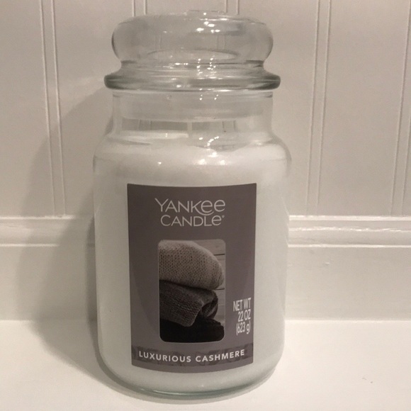 Yankee Candle ‘Luxurious Cashmere’ candle 🕯